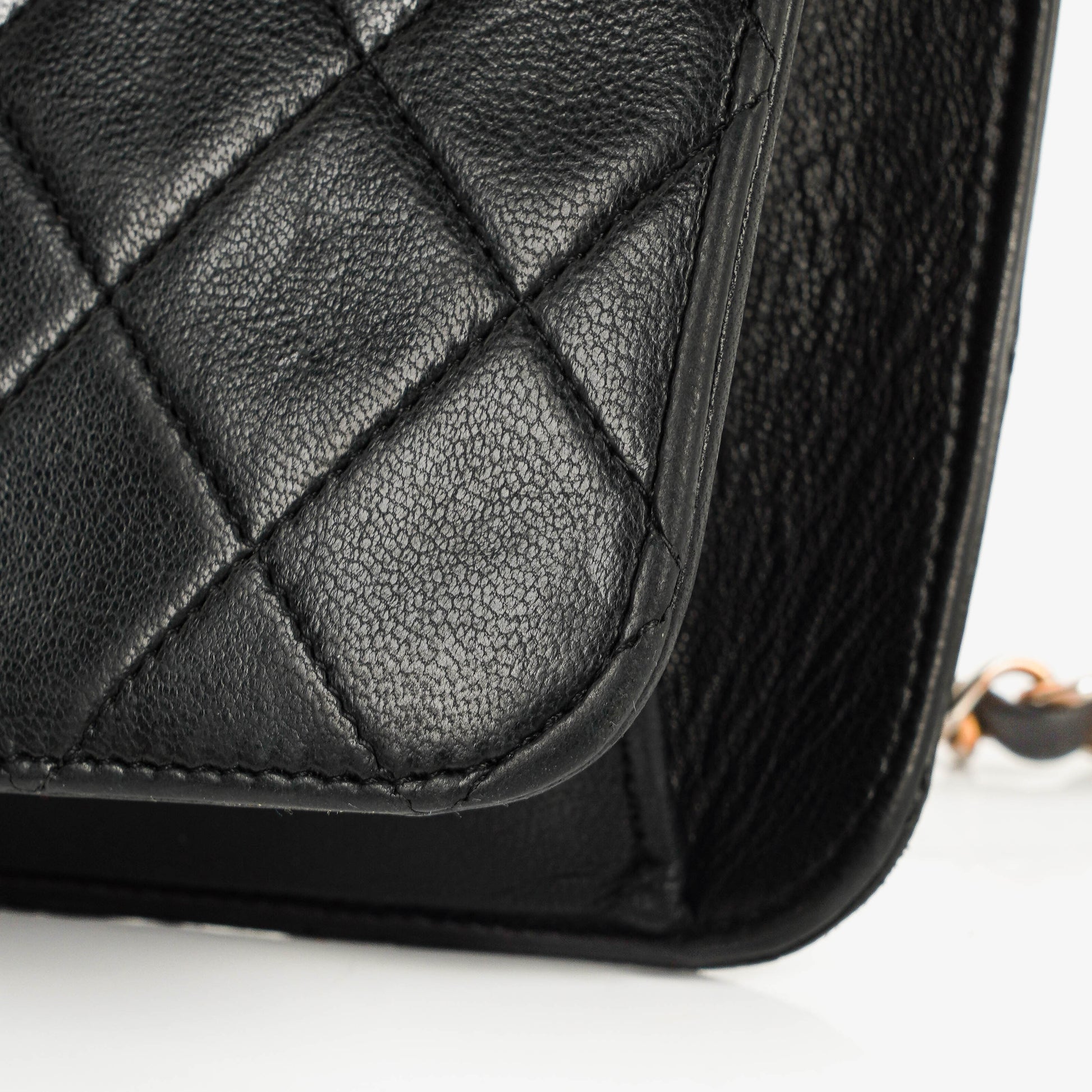 Chanel Kleine Classic Single Flap Tasche aus schwarzem gestepptem Lammleder mit 24K vergoldeten Beschlägen