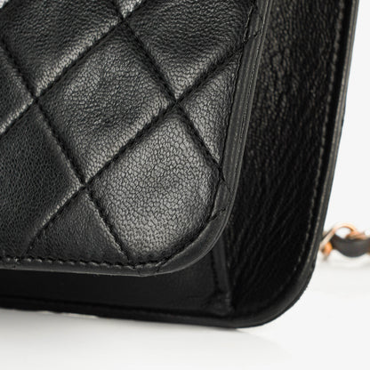 Chanel Kleine Classic Single Flap Tasche aus schwarzem gestepptem Lammleder mit 24K vergoldeten Beschlägen