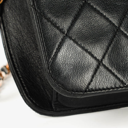 Chanel Kleine Classic Single Flap Tasche aus schwarzem gestepptem Lammleder mit 24K vergoldeten Beschlägen