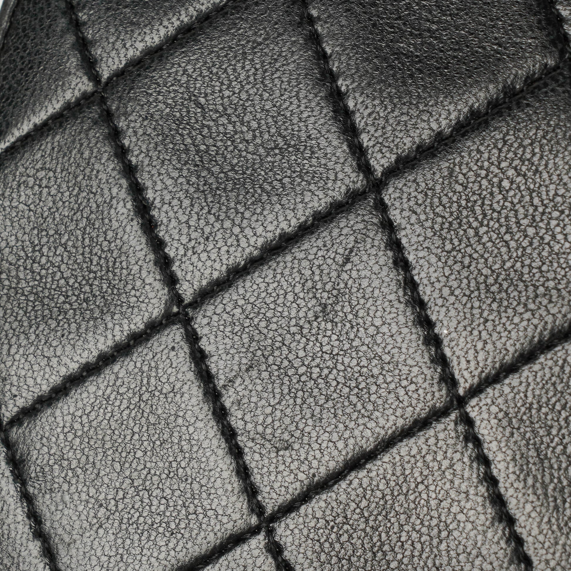 Chanel Kleine Classic Single Flap Tasche aus schwarzem gestepptem Lammleder mit 24K vergoldeten Beschlägen