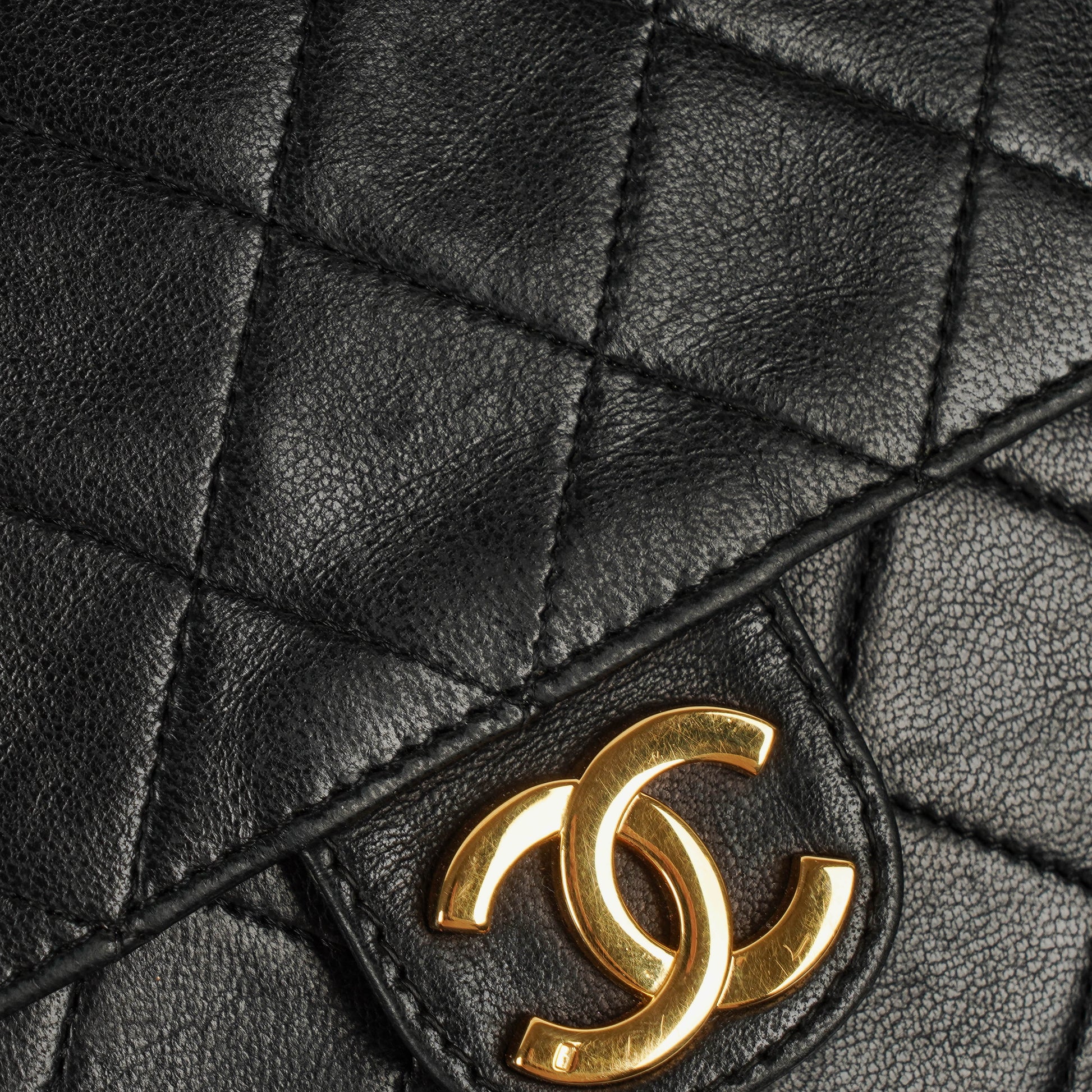 Chanel Kleine Classic Single Flap Tasche aus schwarzem gestepptem Lammleder mit 24K vergoldeten Beschlägen