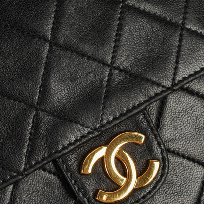 Chanel Kleine Classic Single Flap Tasche aus schwarzem gestepptem Lammleder mit 24K vergoldeten Beschlägen