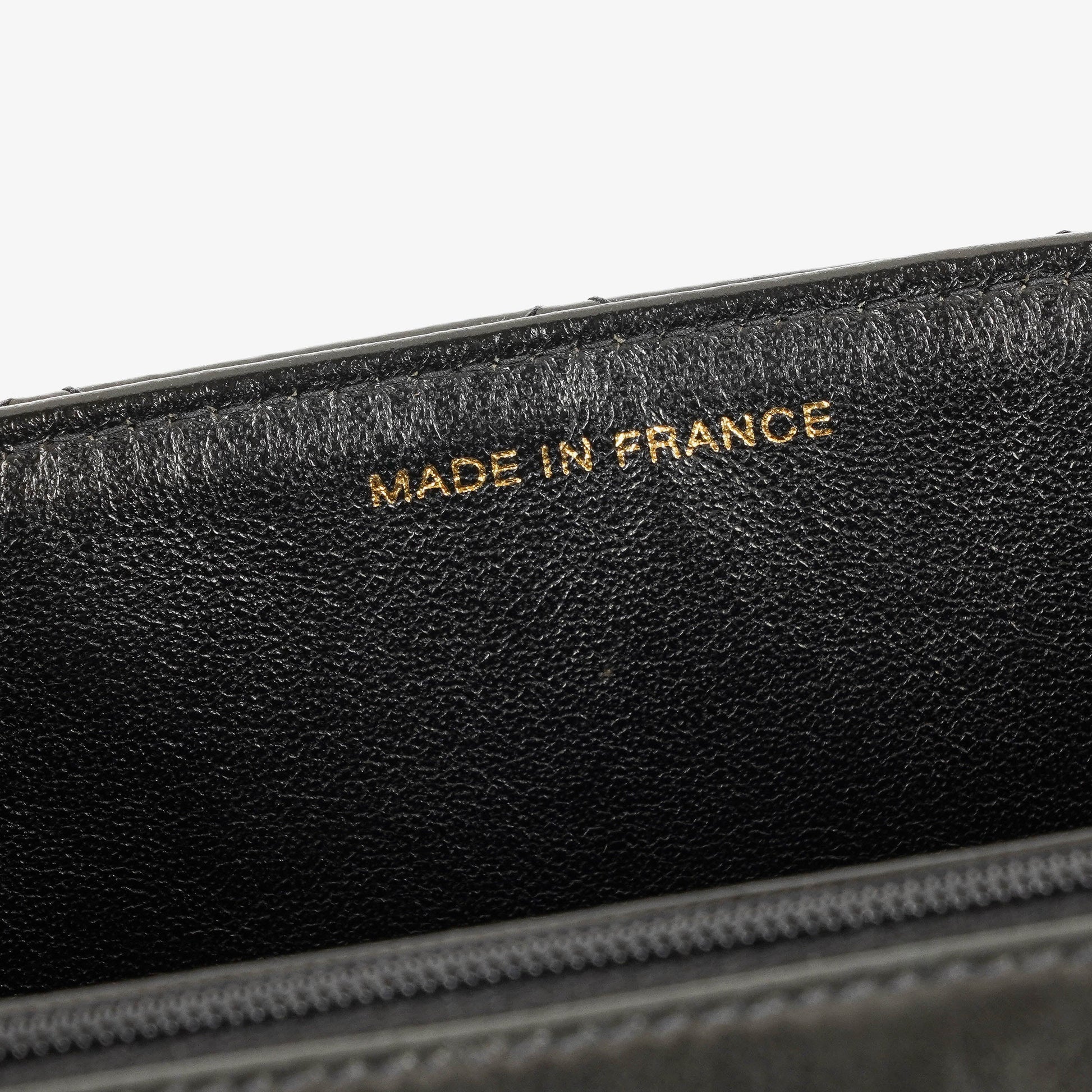 Chanel Single Flap Tasche aus schwarzem gestepptem Lackleder mit 24K vergoldeten Beschlägen