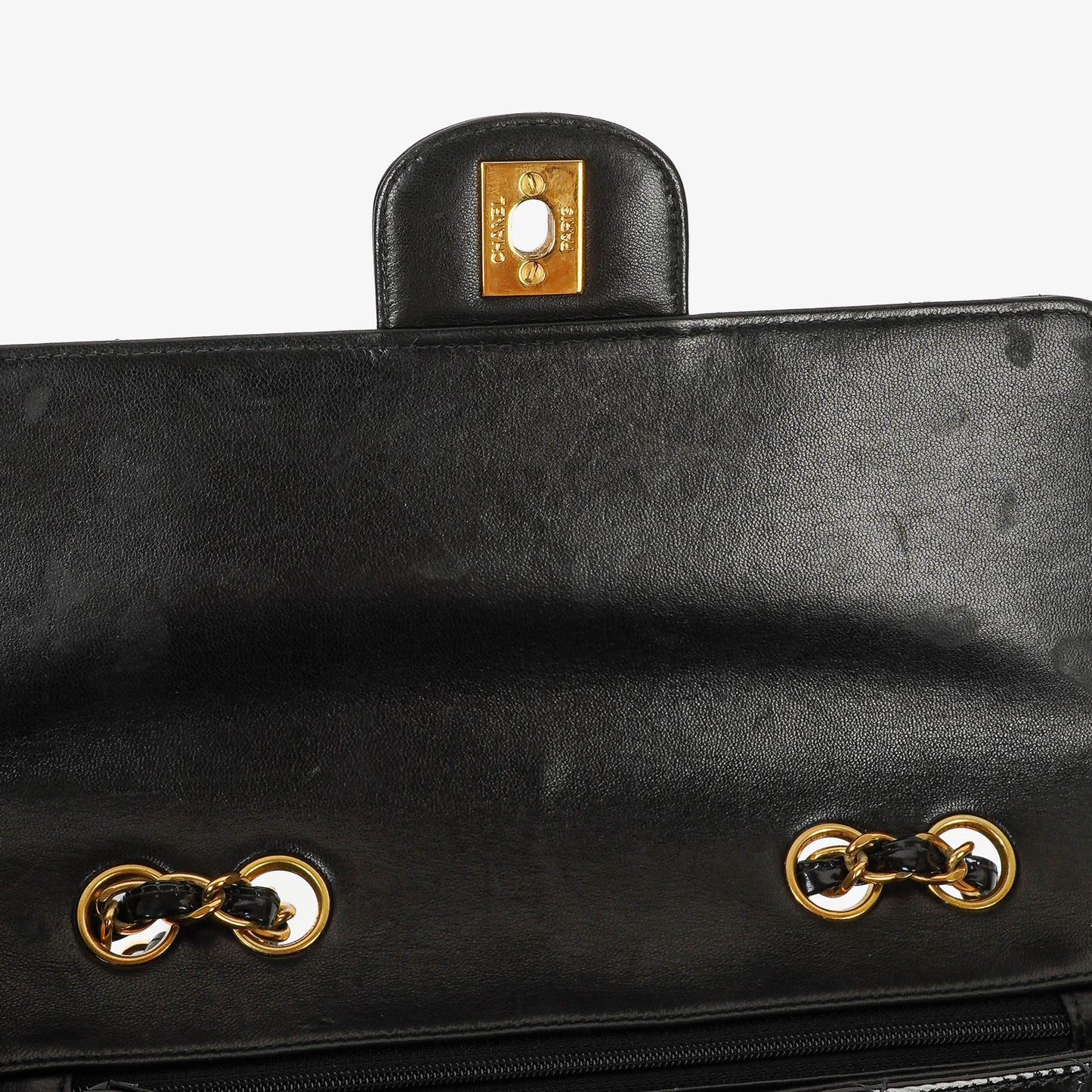 Chanel Single Flap Tasche aus schwarzem gestepptem Lackleder mit 24K vergoldeten Beschlägen