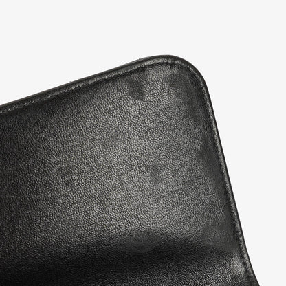 Chanel Single Flap Tasche aus schwarzem gestepptem Lackleder mit 24K vergoldeten Beschlägen