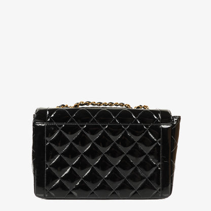 Chanel Single Flap Tasche aus schwarzem gestepptem Lackleder mit 24K vergoldeten Beschlägen