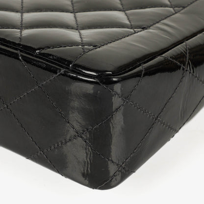 Chanel Single Flap Tasche aus schwarzem gestepptem Lackleder mit 24K vergoldeten Beschlägen