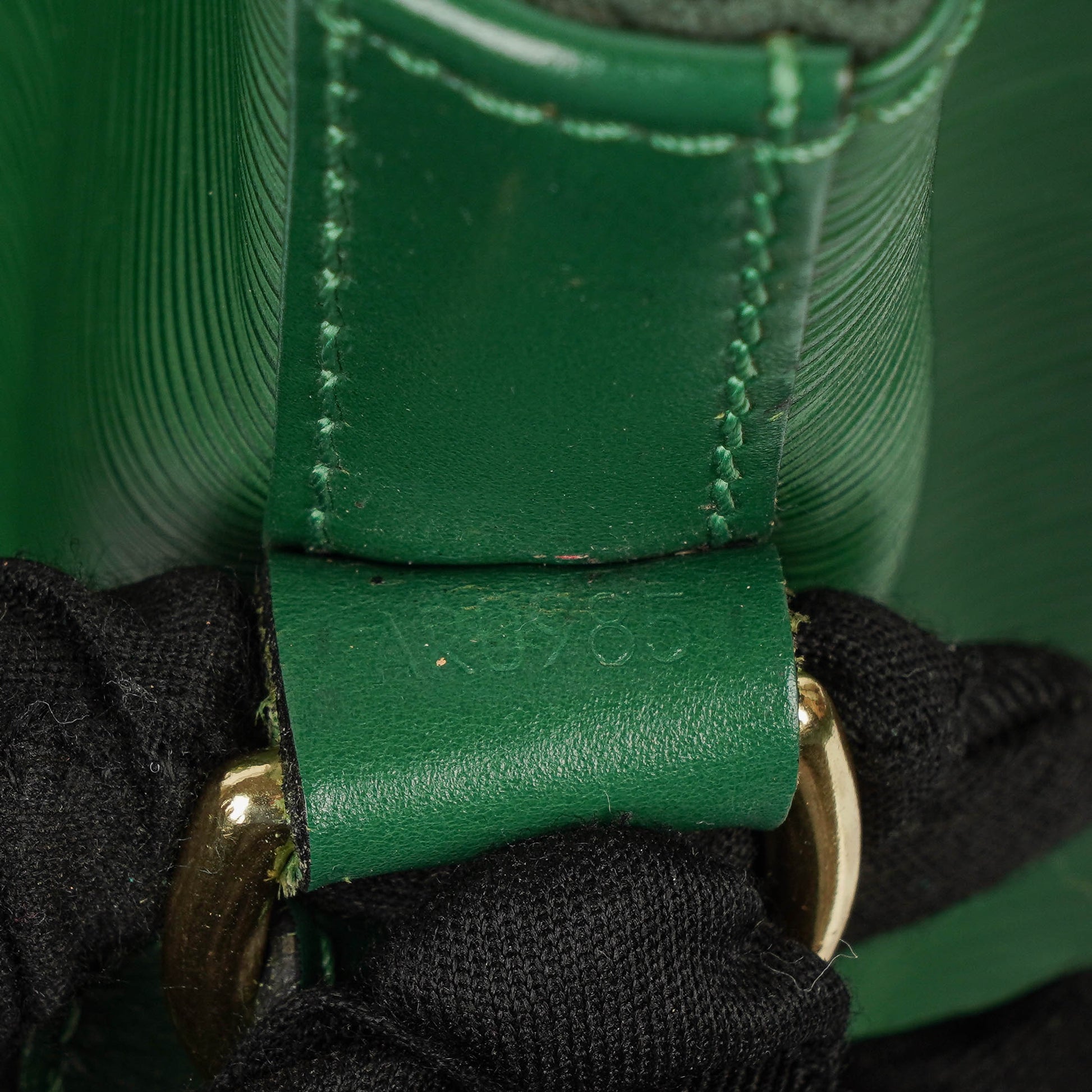 Louis Vuitton Noe Grande GM Schultertasche aus grünem Epi Leder