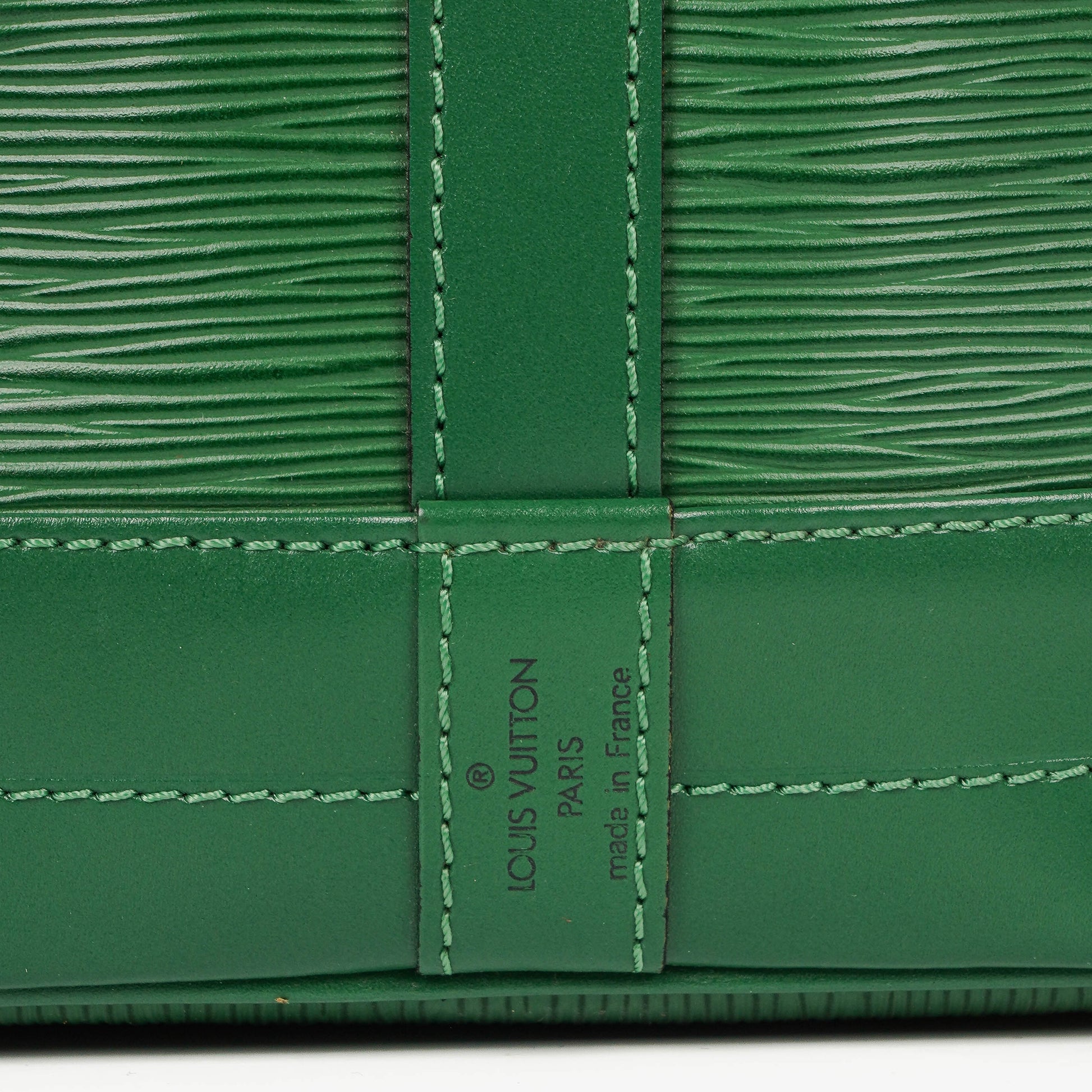 Louis Vuitton Noe Grande GM Schultertasche aus grünem Epi Leder
