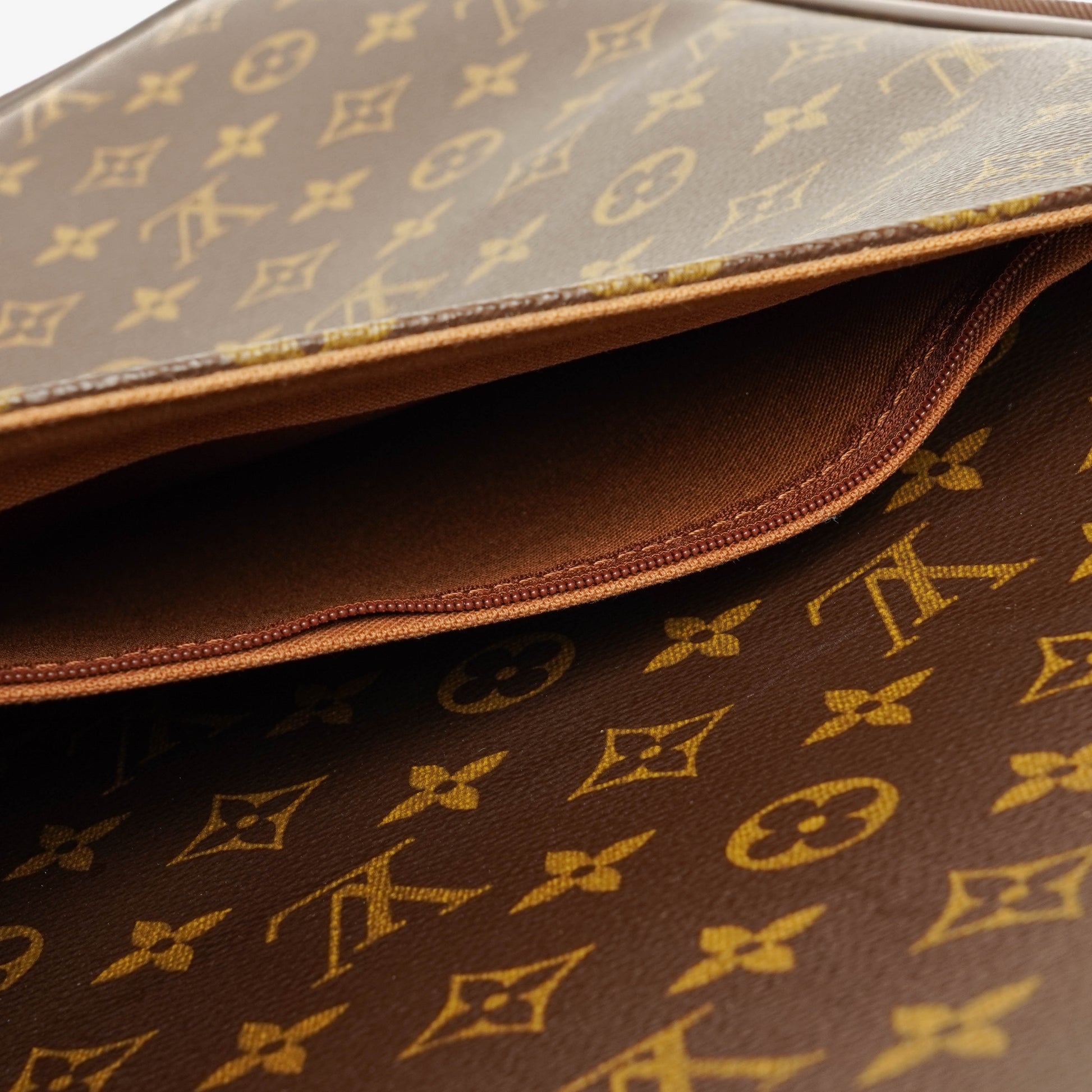 Louis Vuitton Pegase 55 Monogram Canvas Koffer