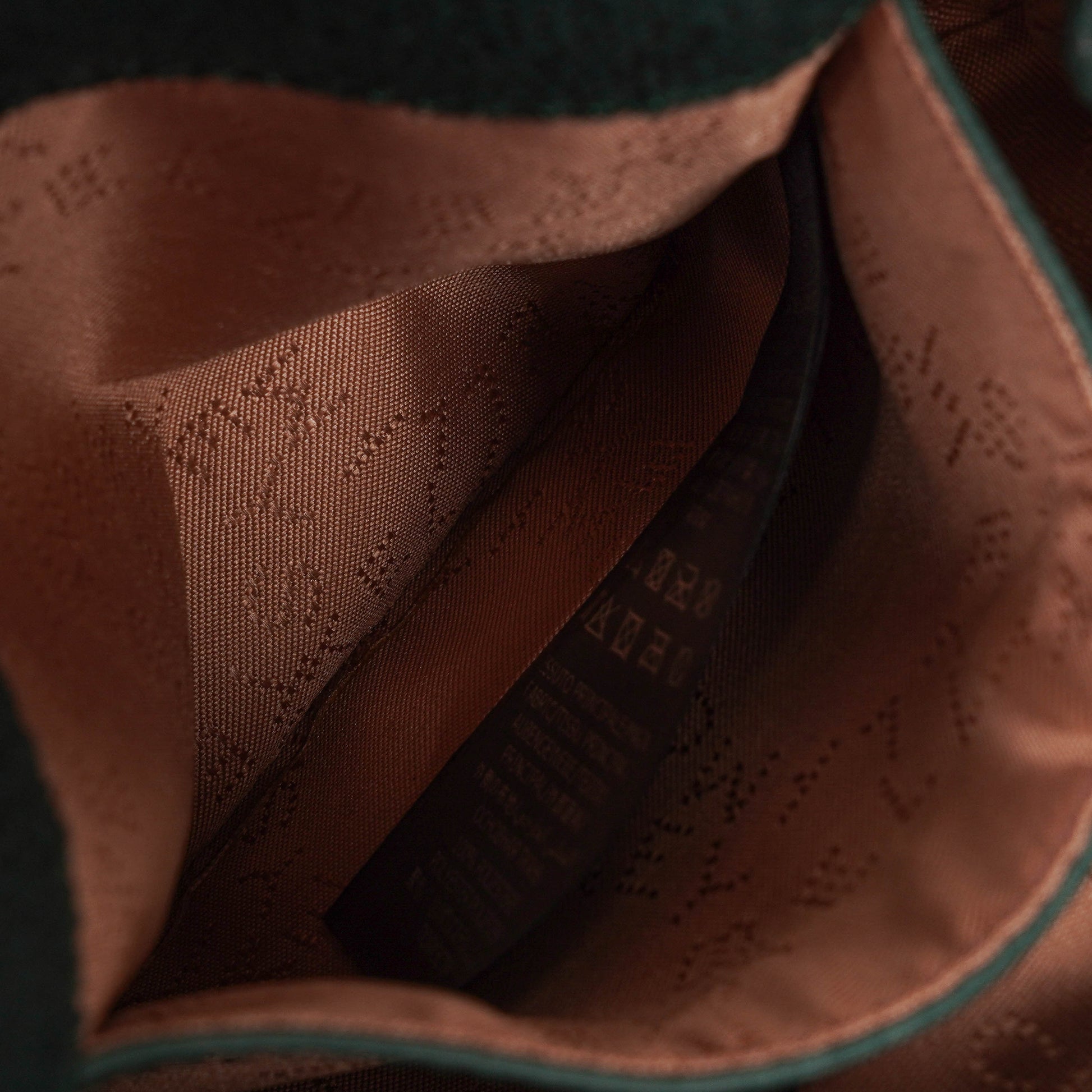 Stella McCartney Falabella Tiny Tote aus veganem Shaggy Deer