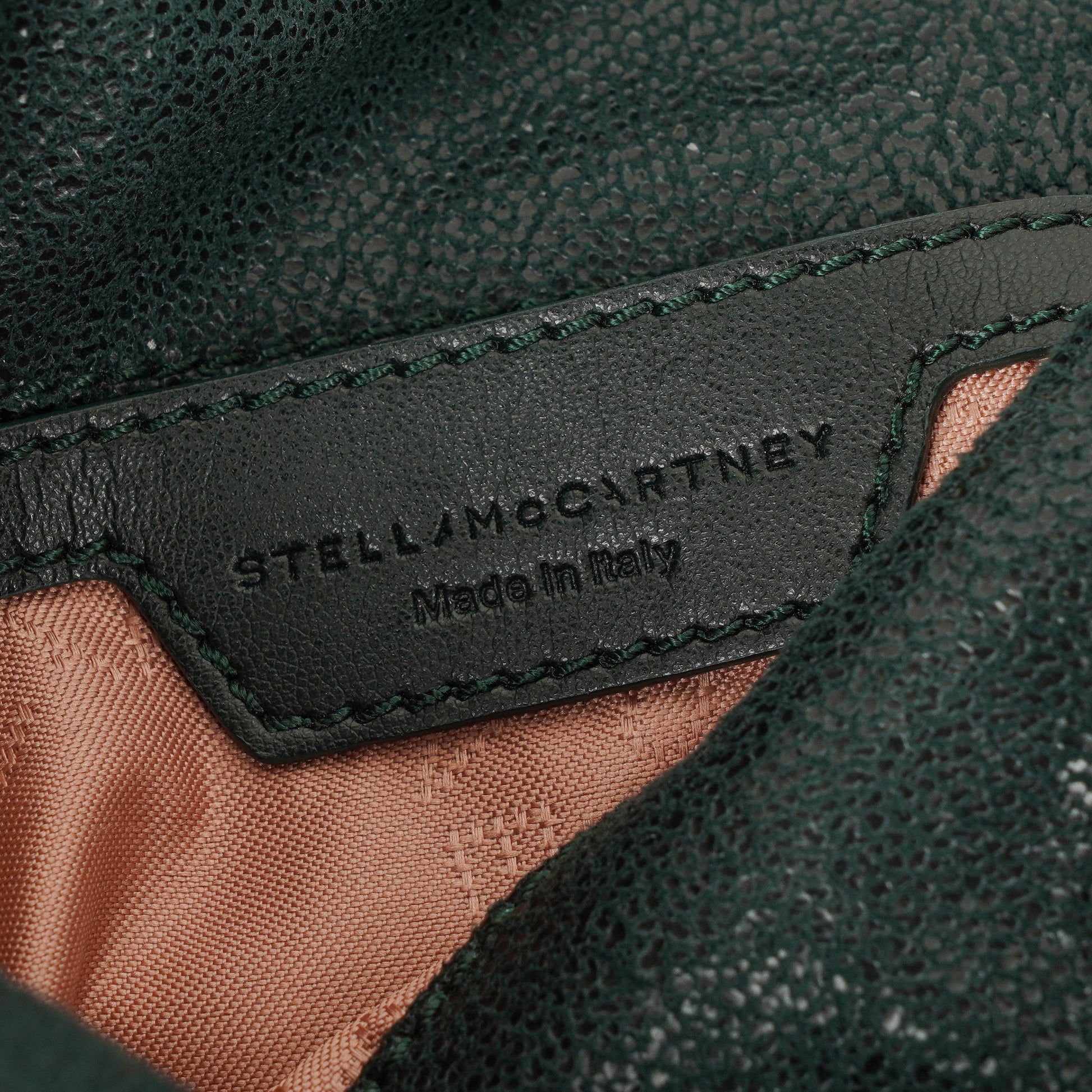 Stella McCartney Falabella Tiny Tote aus veganem Shaggy Deer