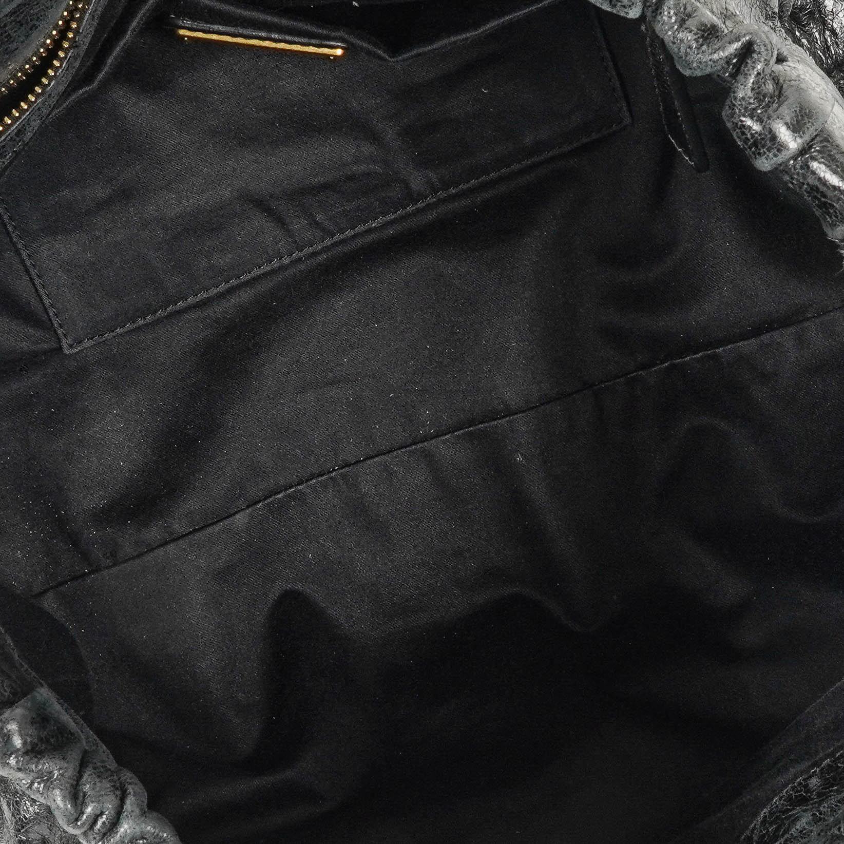Miu Miu Vitello Satchel Tasche in Schwarz