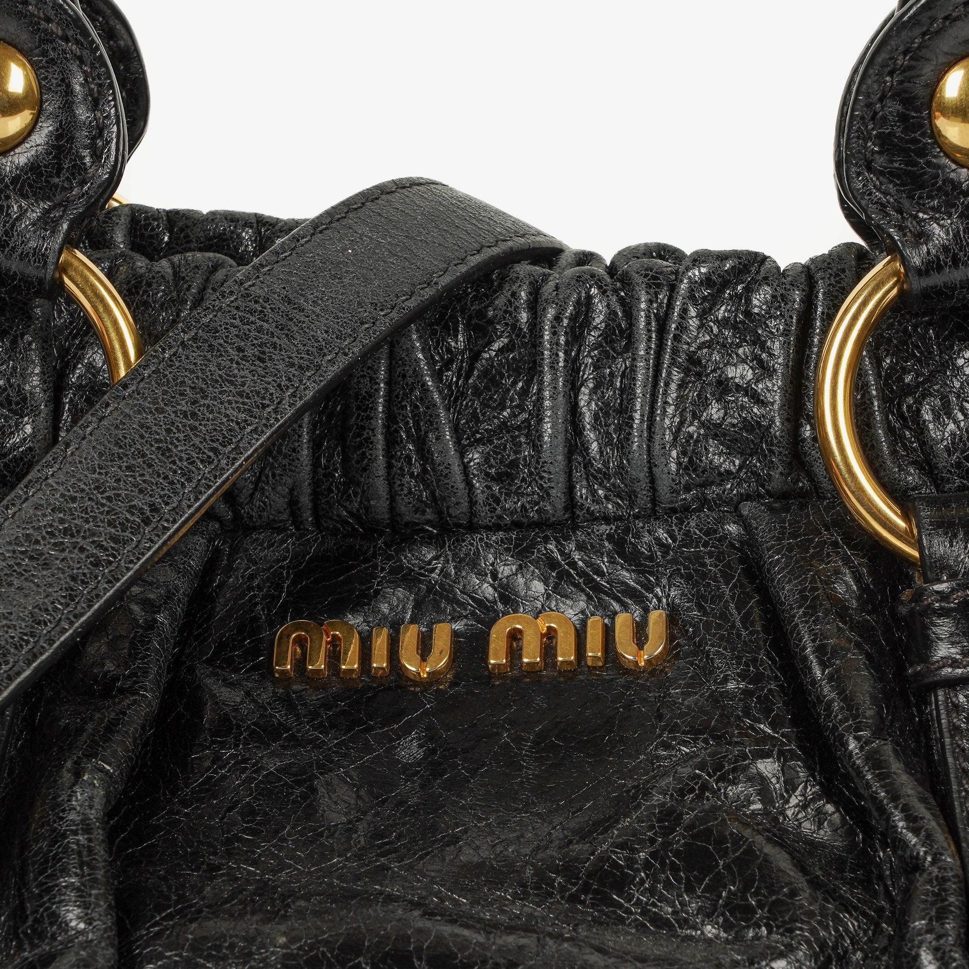 Miu Miu Vitello Satchel Tasche in Schwarz
