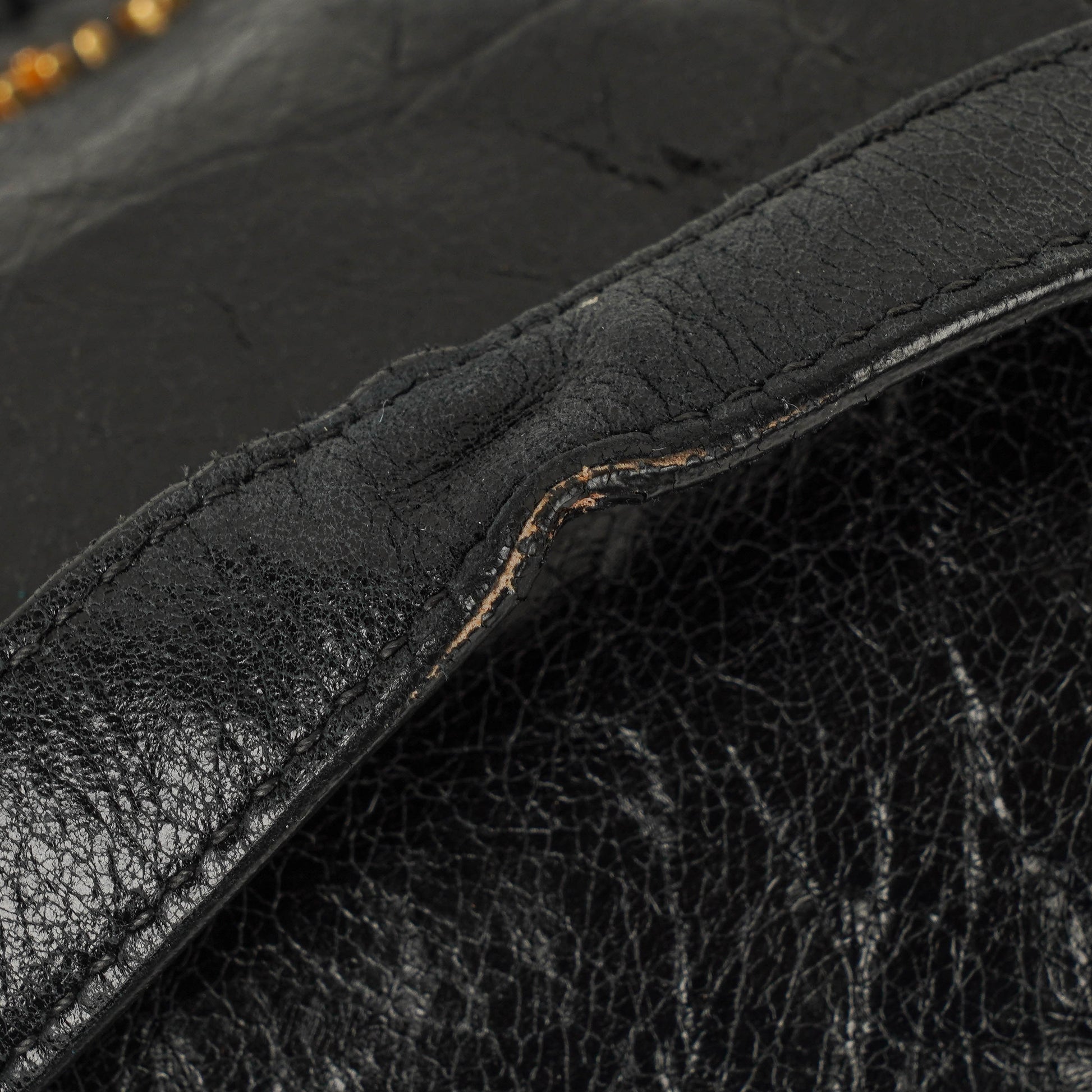 Miu Miu Vitello Satchel Tasche in Schwarz