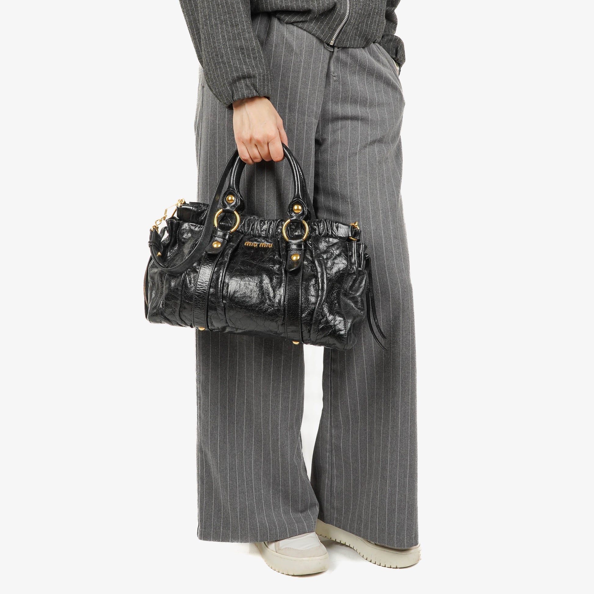 Miu Miu Vitello Satchel Tasche in Schwarz