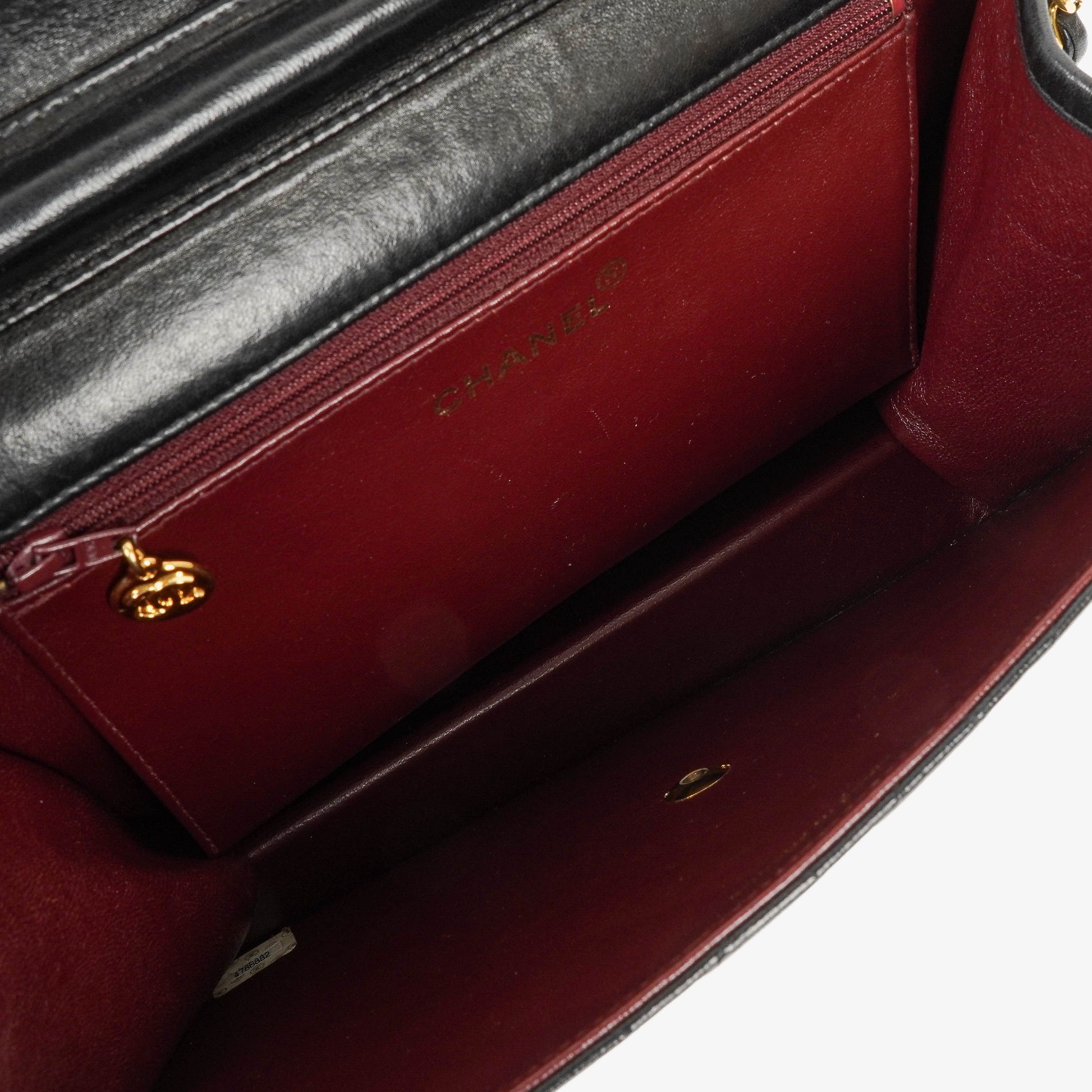 Chanel Medium Classic Single Flap Tasche aus schwarzem gestepptem Lammleder mit 24K vergoldeter Hardware