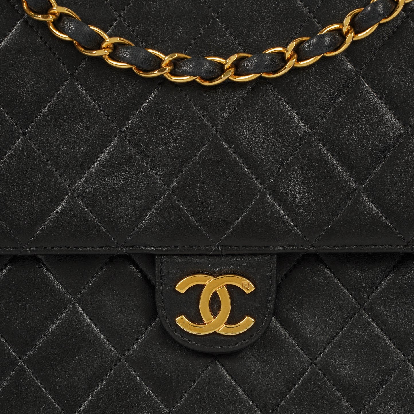 Chanel Medium Classic Single Flap Tasche aus schwarzem gestepptem Lammleder mit 24K vergoldeter Hardware