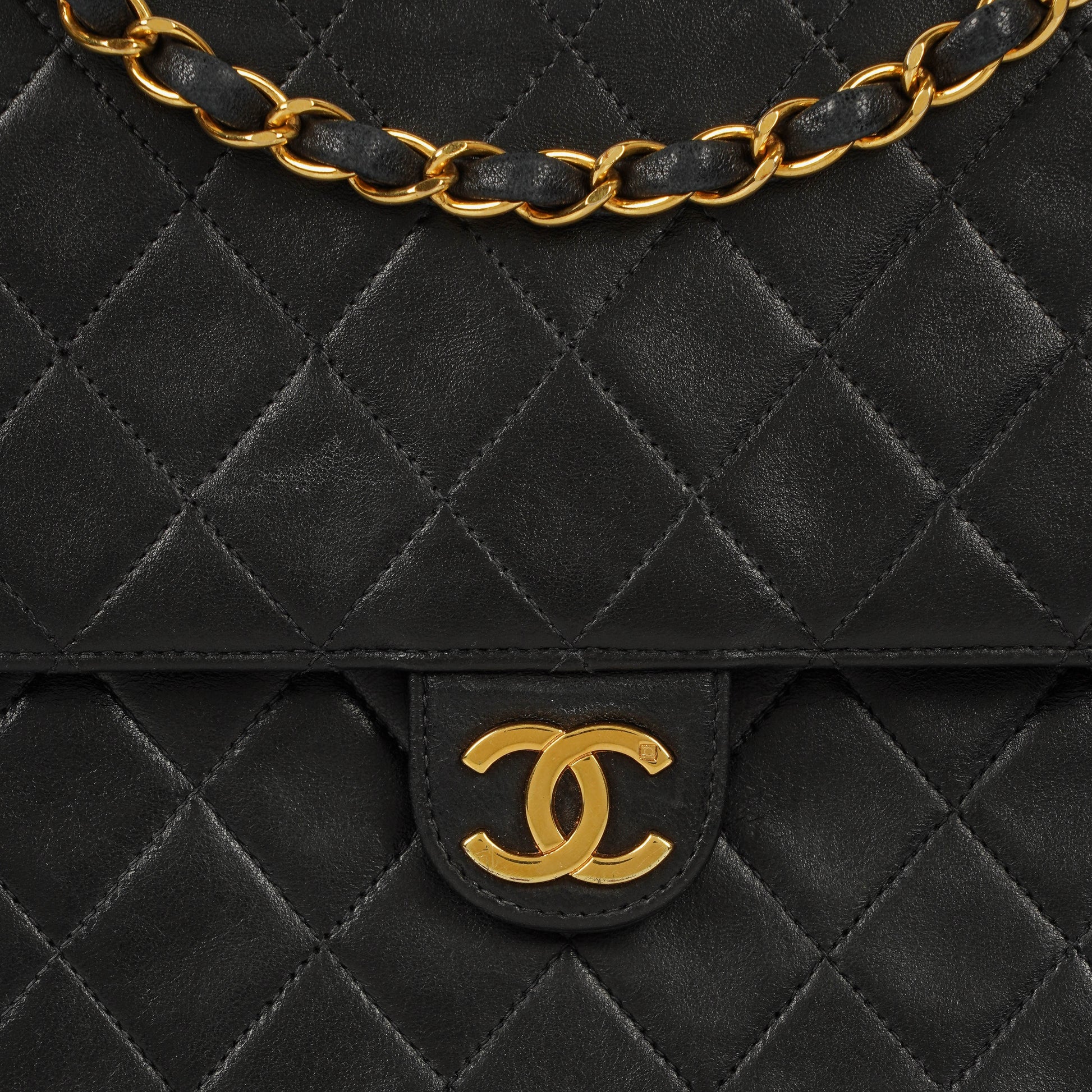 Chanel Medium Classic Single Flap Tasche aus schwarzem gestepptem Lammleder mit 24K vergoldeter Hardware