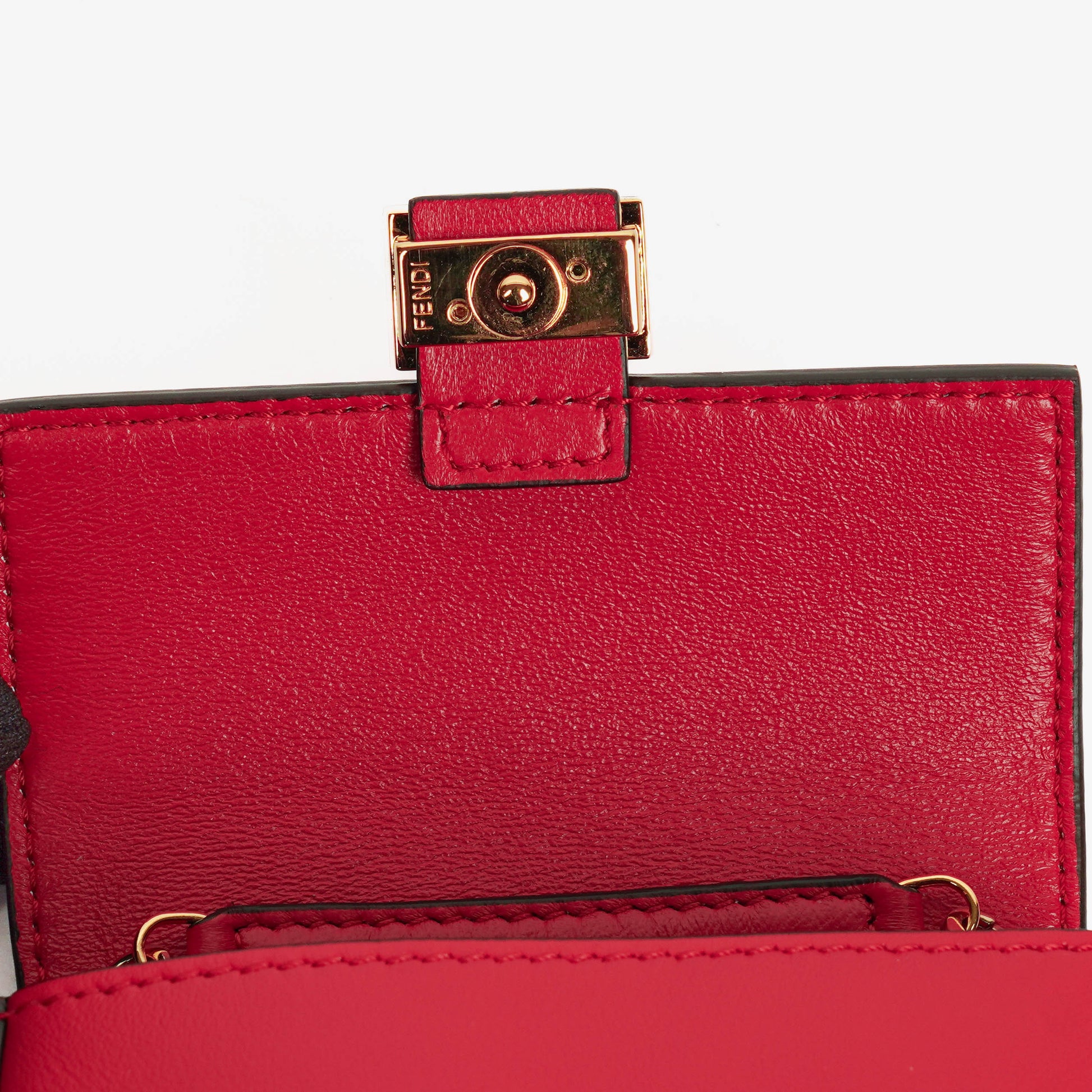 Fendi Vitello Century Opaco Nano Baguette Gürtel-Charm