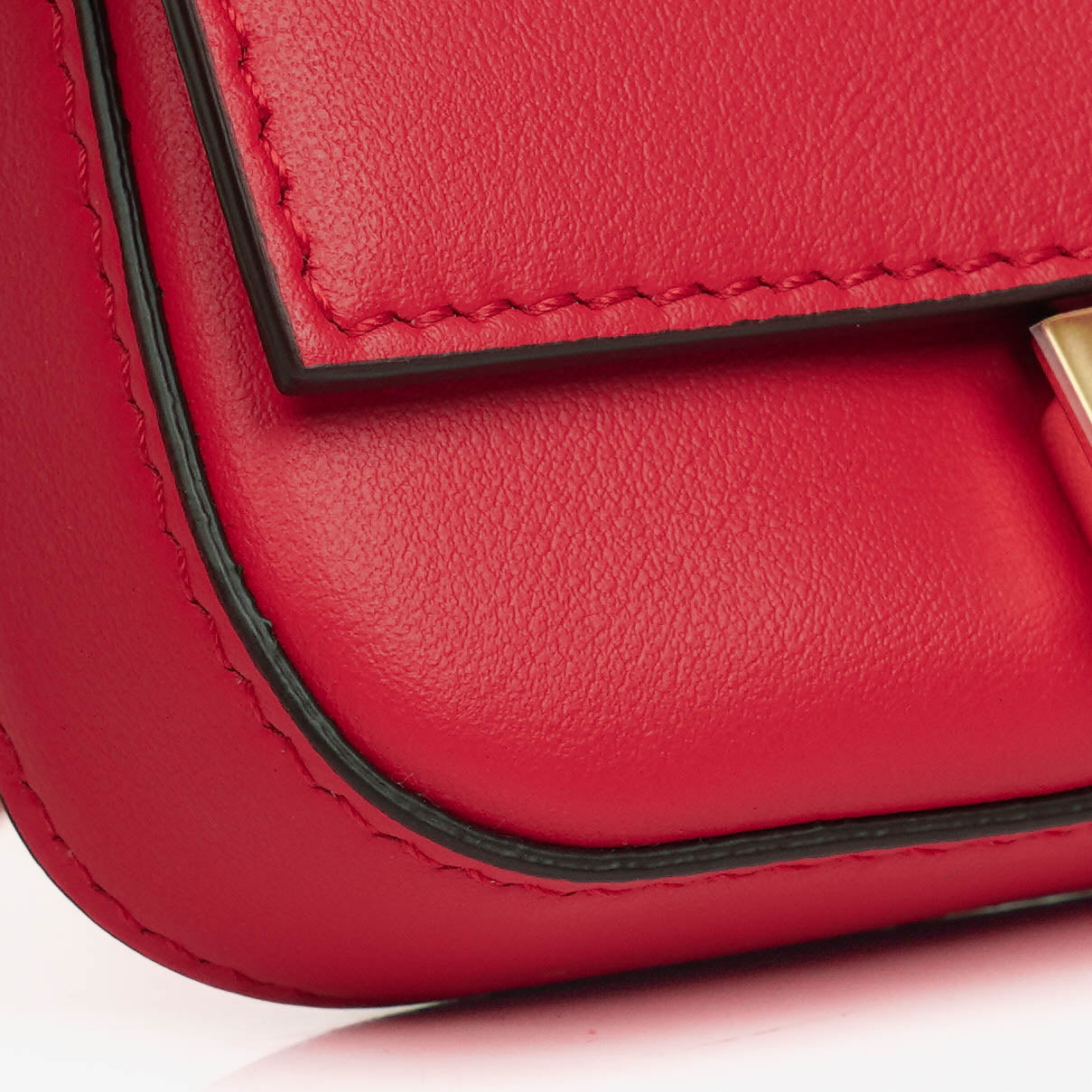 Fendi Vitello Century Opaco Nano Baguette Gürtel-Charm