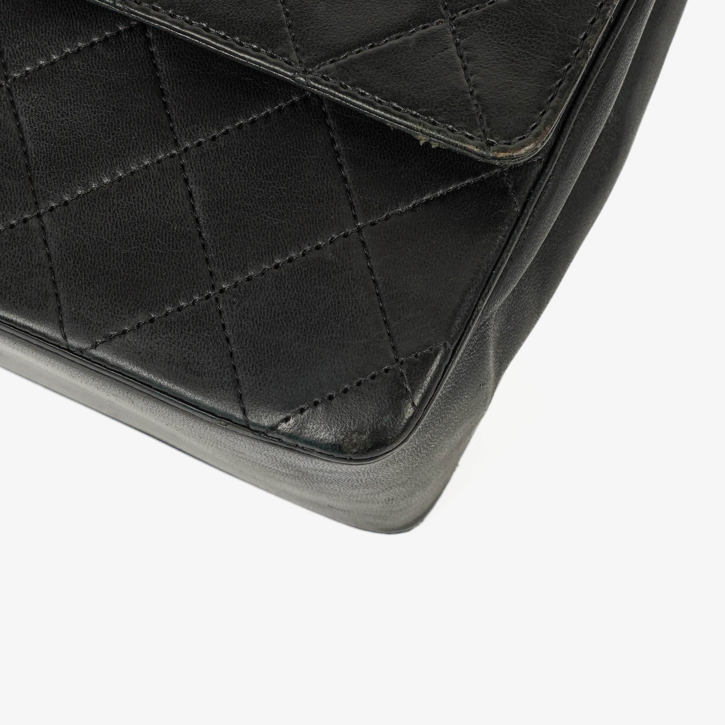 Chanel Vintage Medium Timeless Classic Double Flap Tasche aus schwarzem gestepptem Lammleder mit 24K vergoldeter Hardware und Mademoiselle-Kette