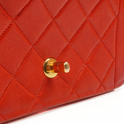 Chanel Vintage Small Diana Flap Tasche aus rotem gestepptem Leder mit 24K vergoldeten Beschlägen