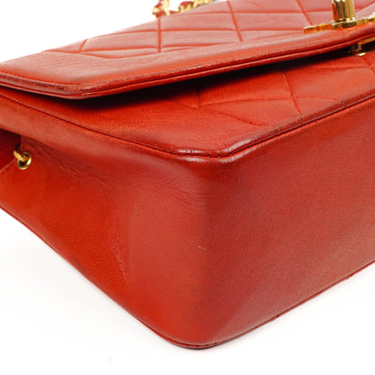 Chanel Vintage Small Diana Flap Tasche aus rotem gestepptem Leder mit 24K vergoldeten Beschlägen