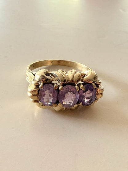 Eleganter Ring mit Amethysten in 585 Gelbgold - Größe 59