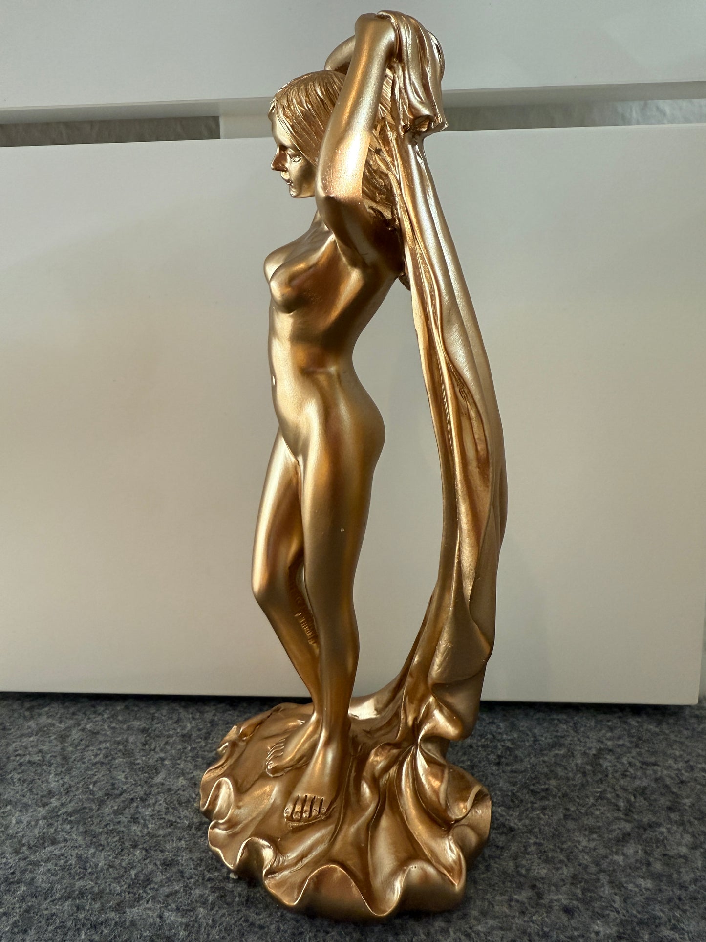 Weibliche Akt Figur – Sexy Frau Statue – Elegante Deko in Bronze-Optik