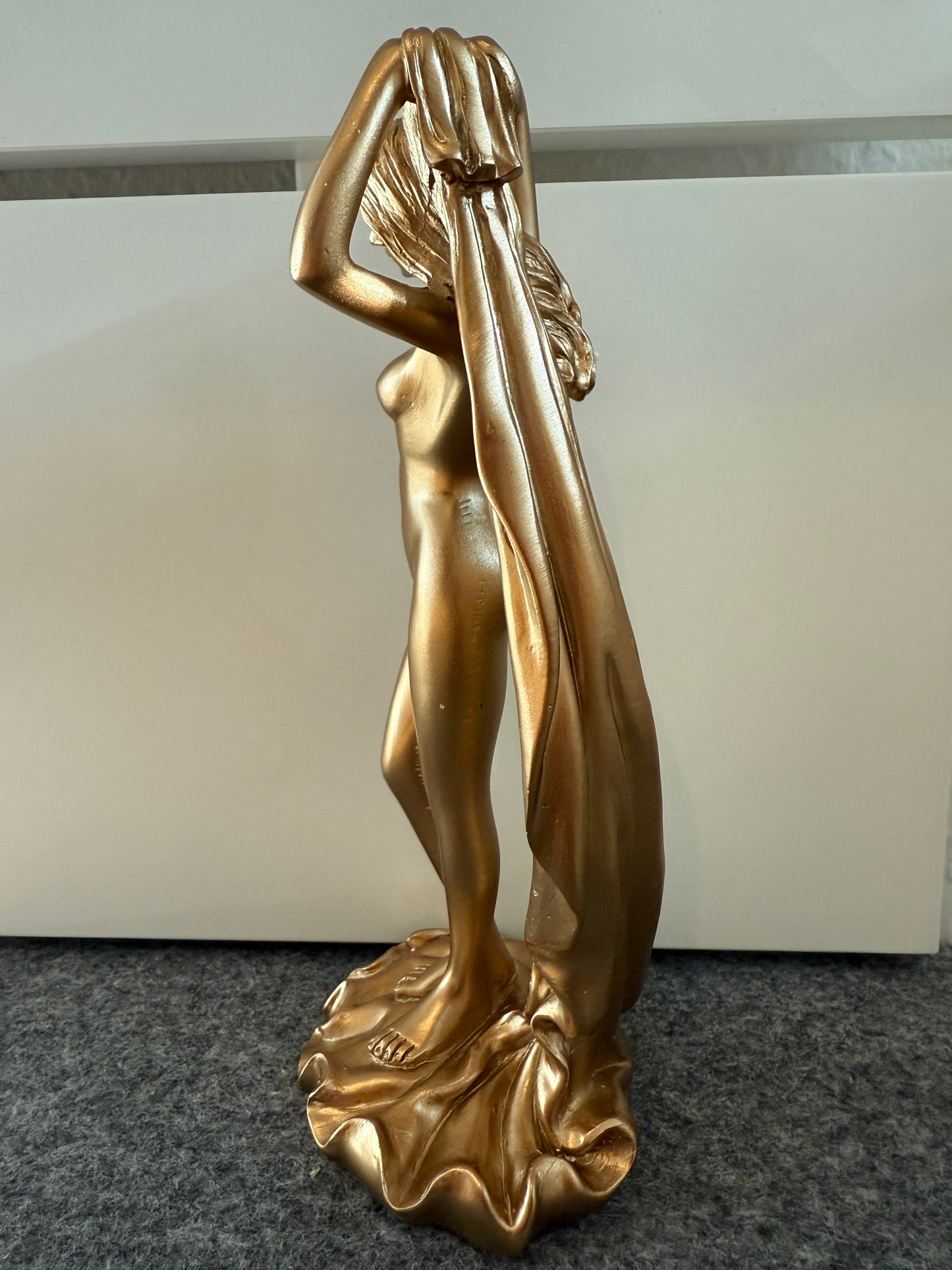 Weibliche Akt Figur – Sexy Frau Statue – Elegante Deko in Bronze-Optik