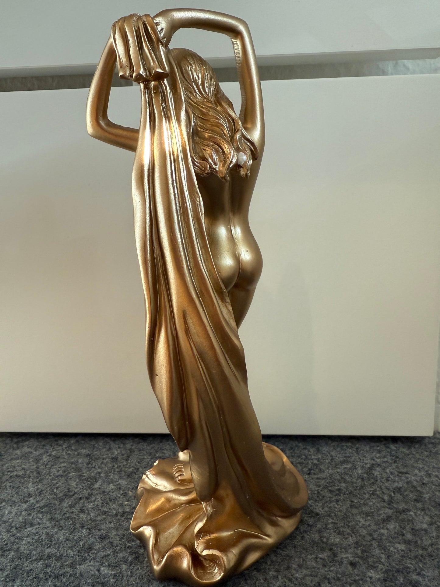 Weibliche Akt Figur – Sexy Frau Statue – Elegante Deko in Bronze-Optik