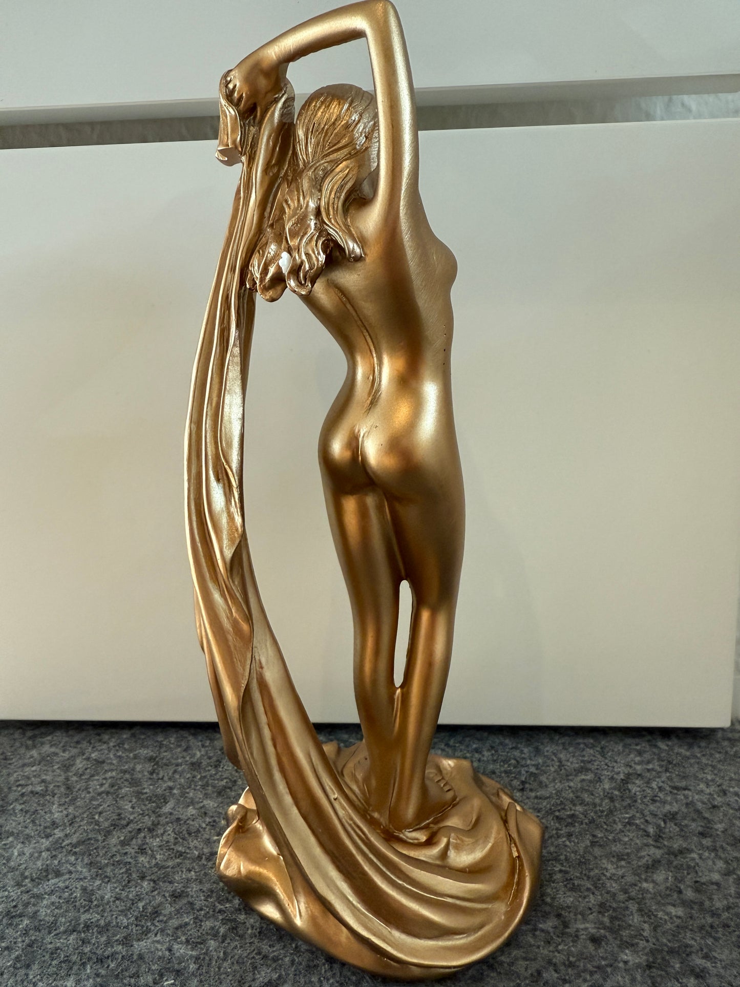 Weibliche Akt Figur – Sexy Frau Statue – Elegante Deko in Bronze-Optik