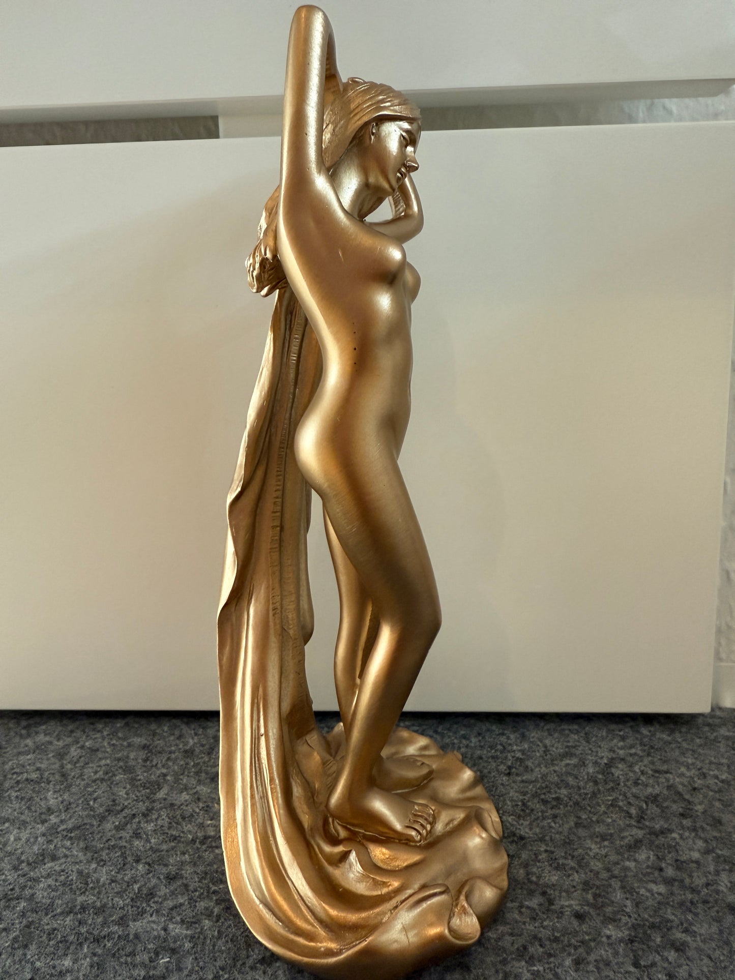 Weibliche Akt Figur – Sexy Frau Statue – Elegante Deko in Bronze-Optik