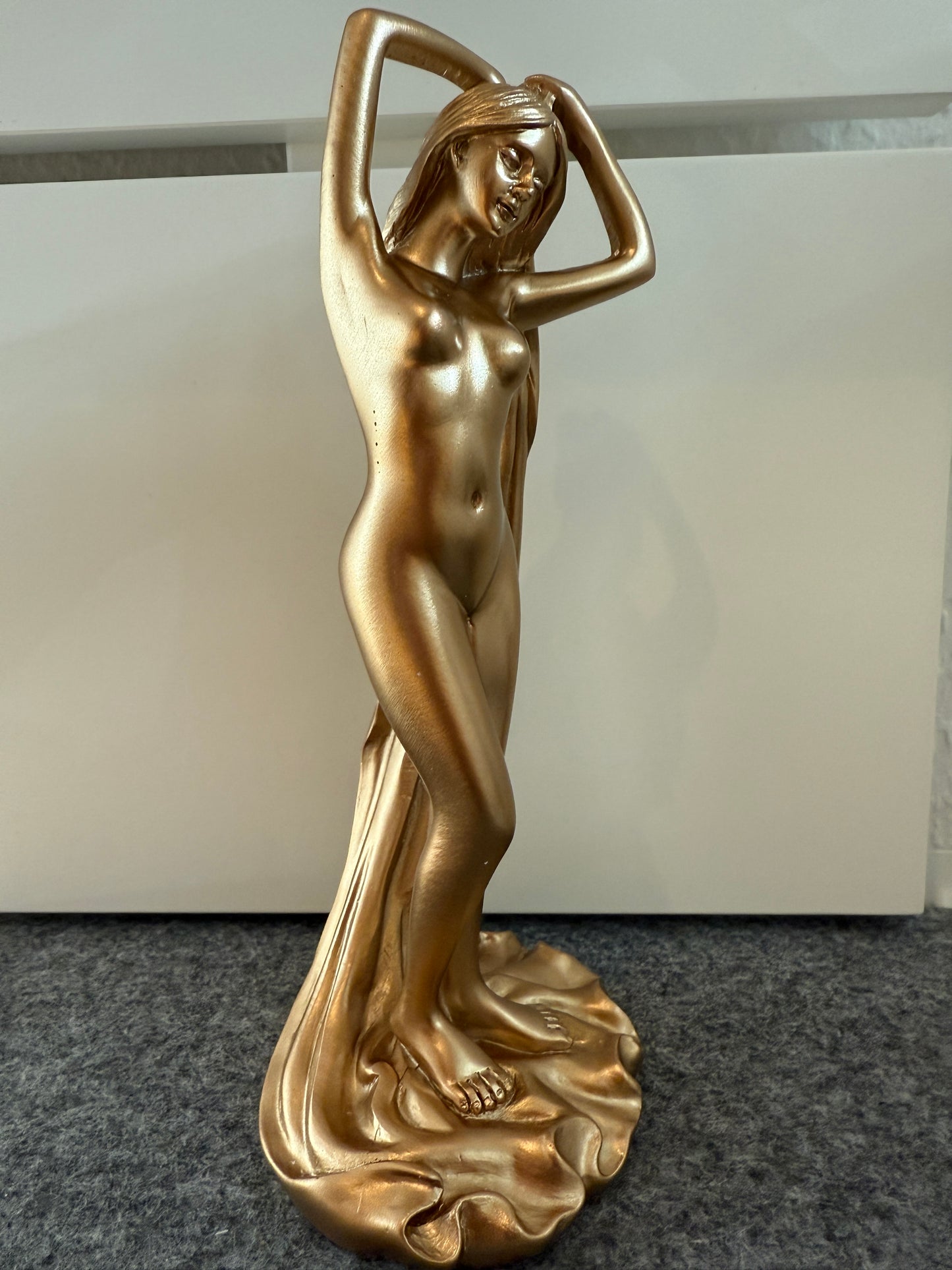 Weibliche Akt Figur – Sexy Frau Statue – Elegante Deko in Bronze-Optik