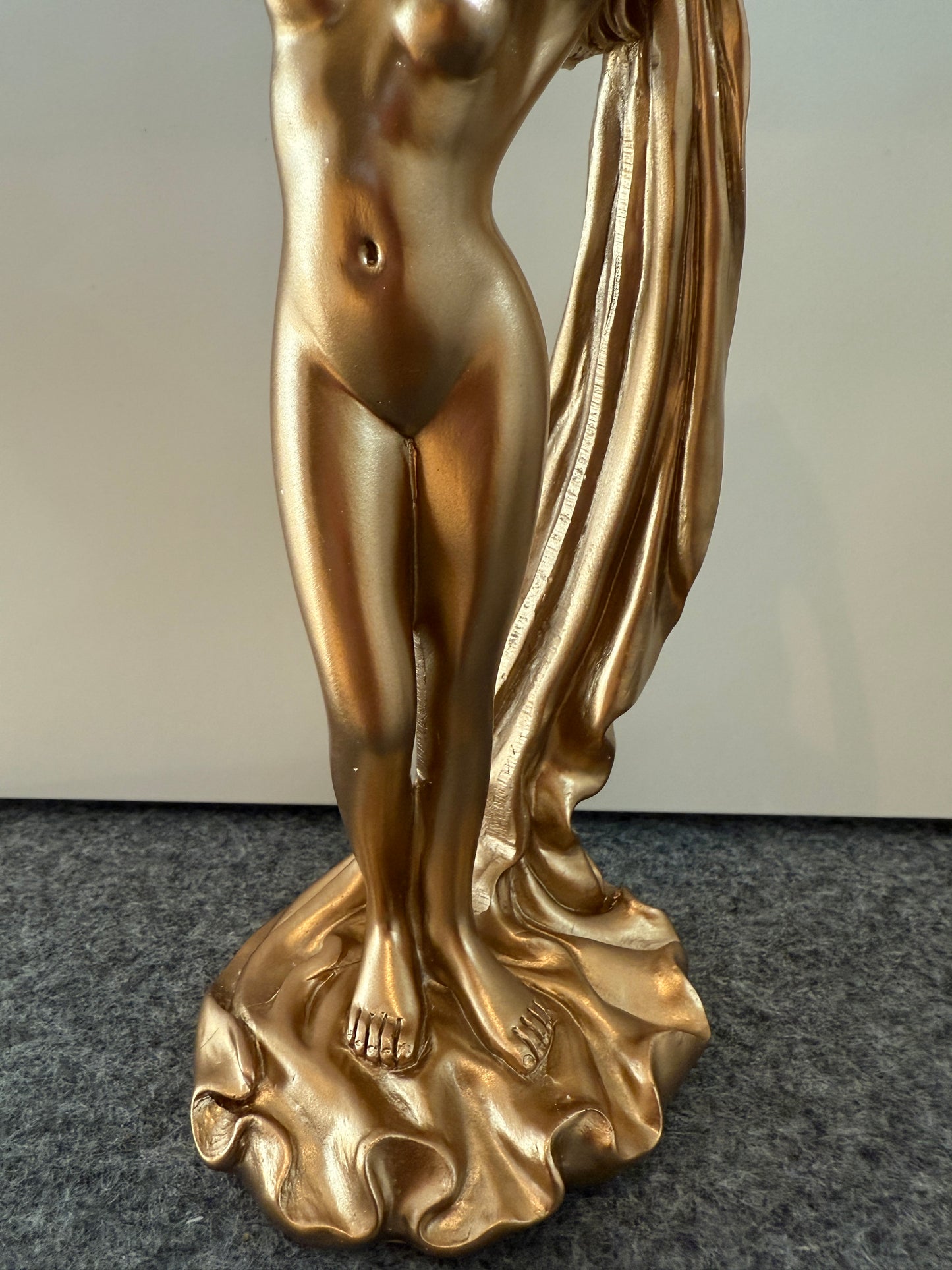 Weibliche Akt Figur – Sexy Frau Statue – Elegante Deko in Bronze-Optik