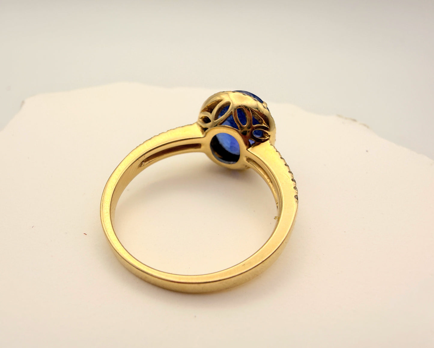 Traumhafter 18K Goldring mit tiefblauem Saphir & Brillanten – Zeitlose Eleganz