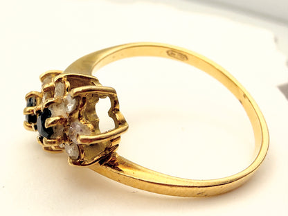 Exquisiter Entourage Ring: Saphire & Brillanten in 18 Karat Gold