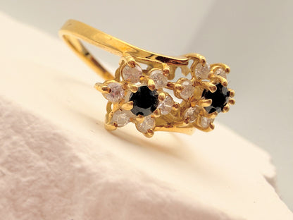 Exquisiter Entourage Ring: Saphire & Brillanten in 18 Karat Gold