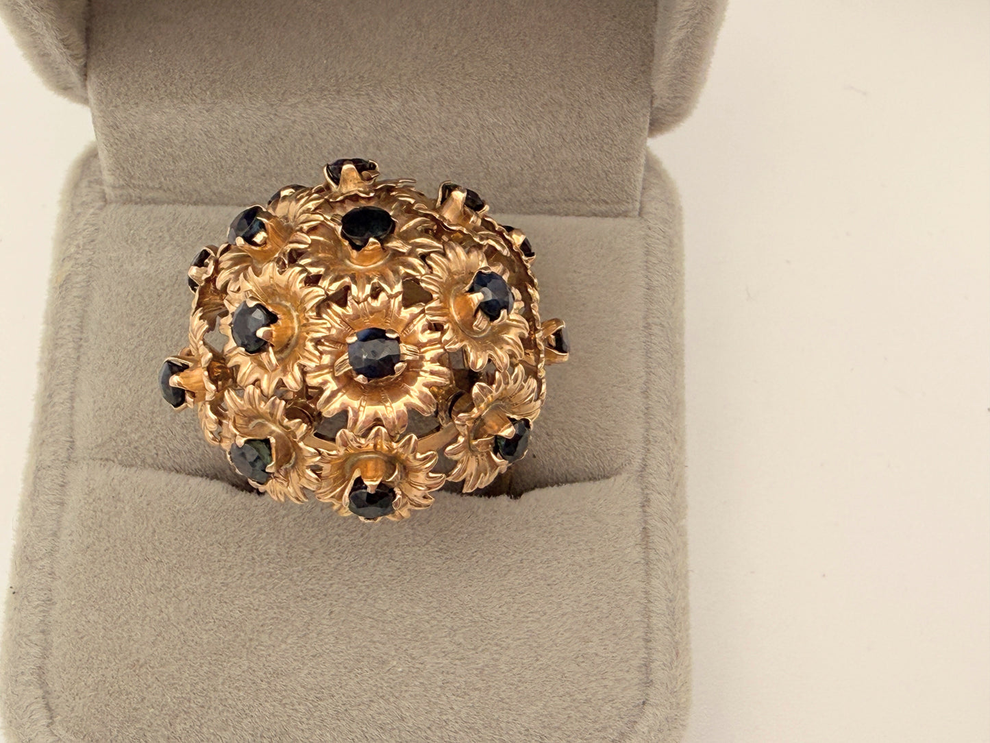 Prachtvolles Saphir-Bouquet: Vintage Cocktailring in 750 Gold, ca. 1960/70