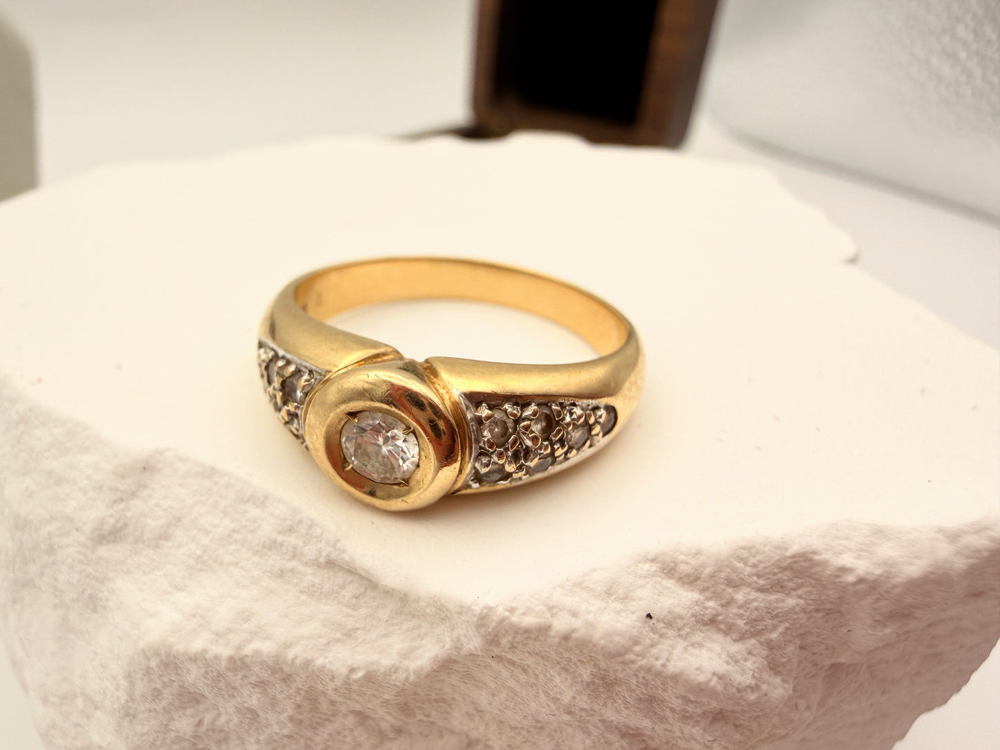 Exklusiver 585 Goldring mit strahlenden Brillanten – Zeitloses Vintage Juwel