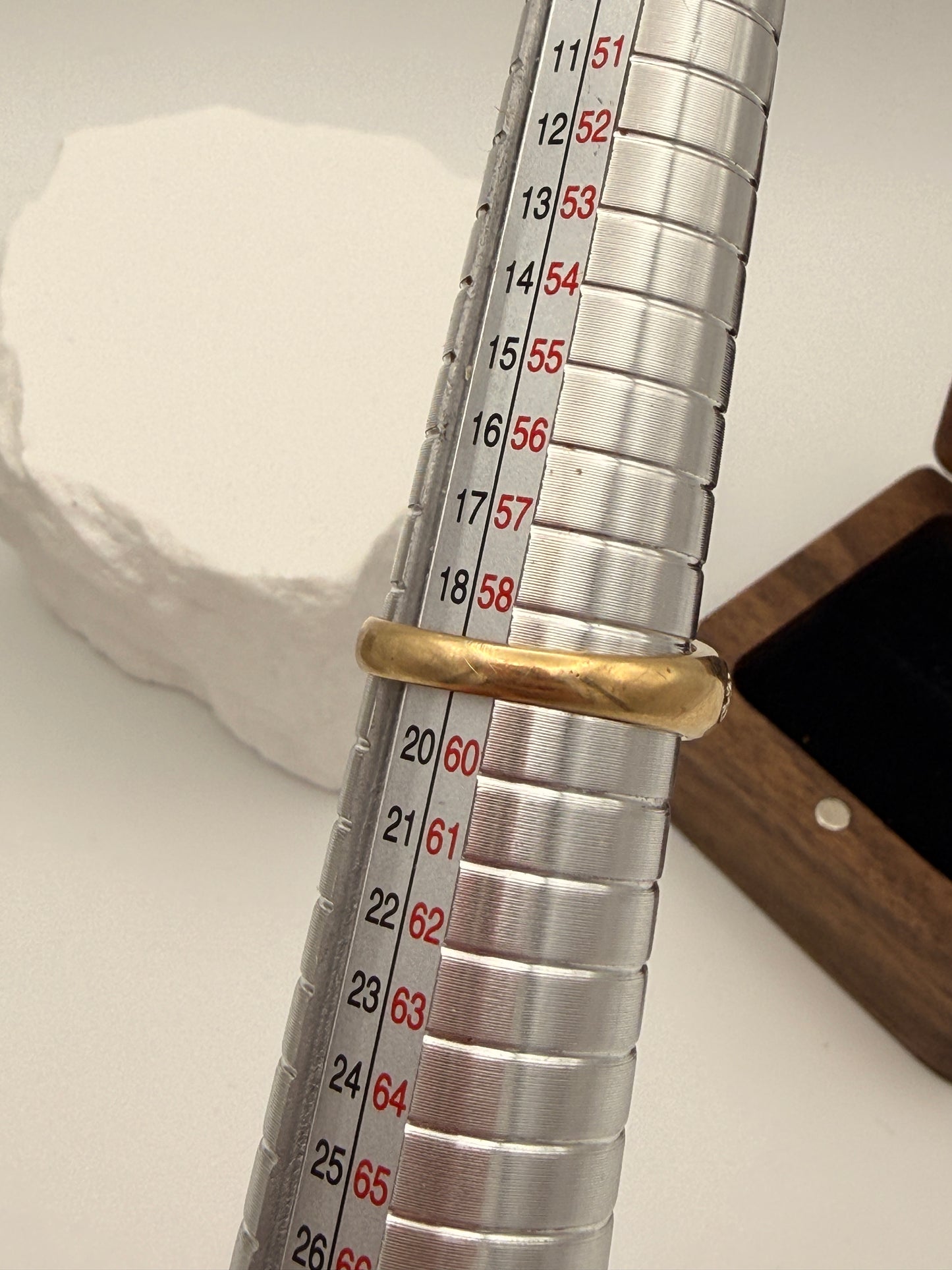 Exklusiver 585 Goldring mit strahlenden Brillanten – Zeitloses Vintage Juwel