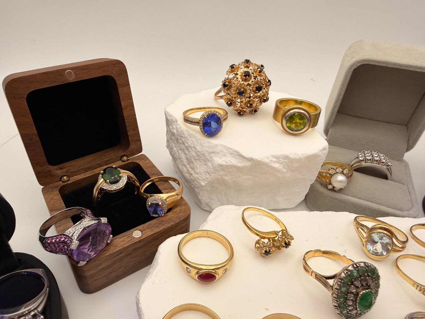 Exklusive Auswahl an restaurierten Vintage-Goldringen (14 Karat & 18 Karat)