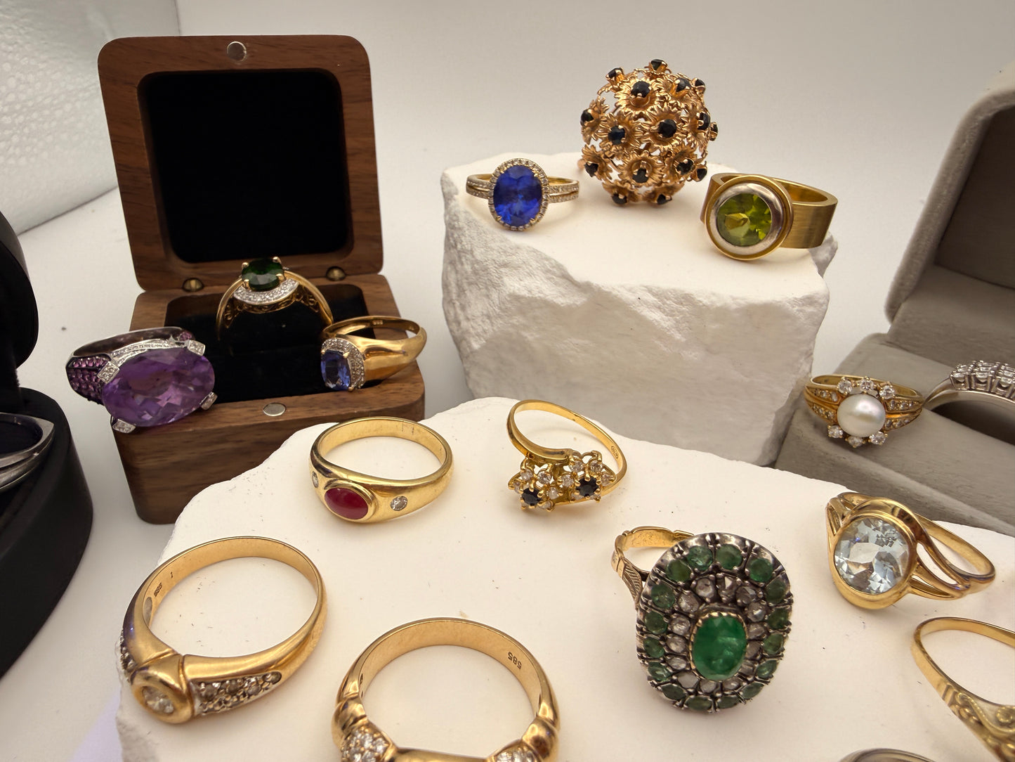 Exklusive Auswahl an restaurierten Vintage-Goldringen (14 Karat & 18 Karat)