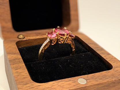 Himbeer-Traum: Exquisiter Turmalin & Brillant Trilogie-Ring aus 585er Gold