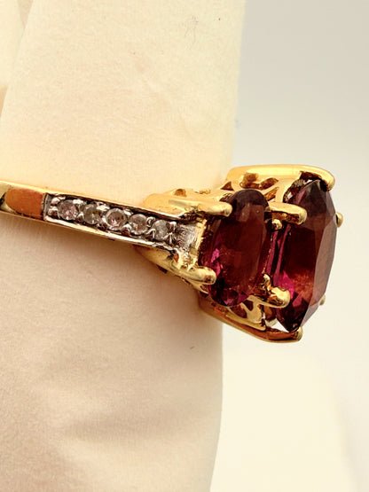 Himbeer-Traum: Exquisiter Turmalin & Brillant Trilogie-Ring aus 585er Gold