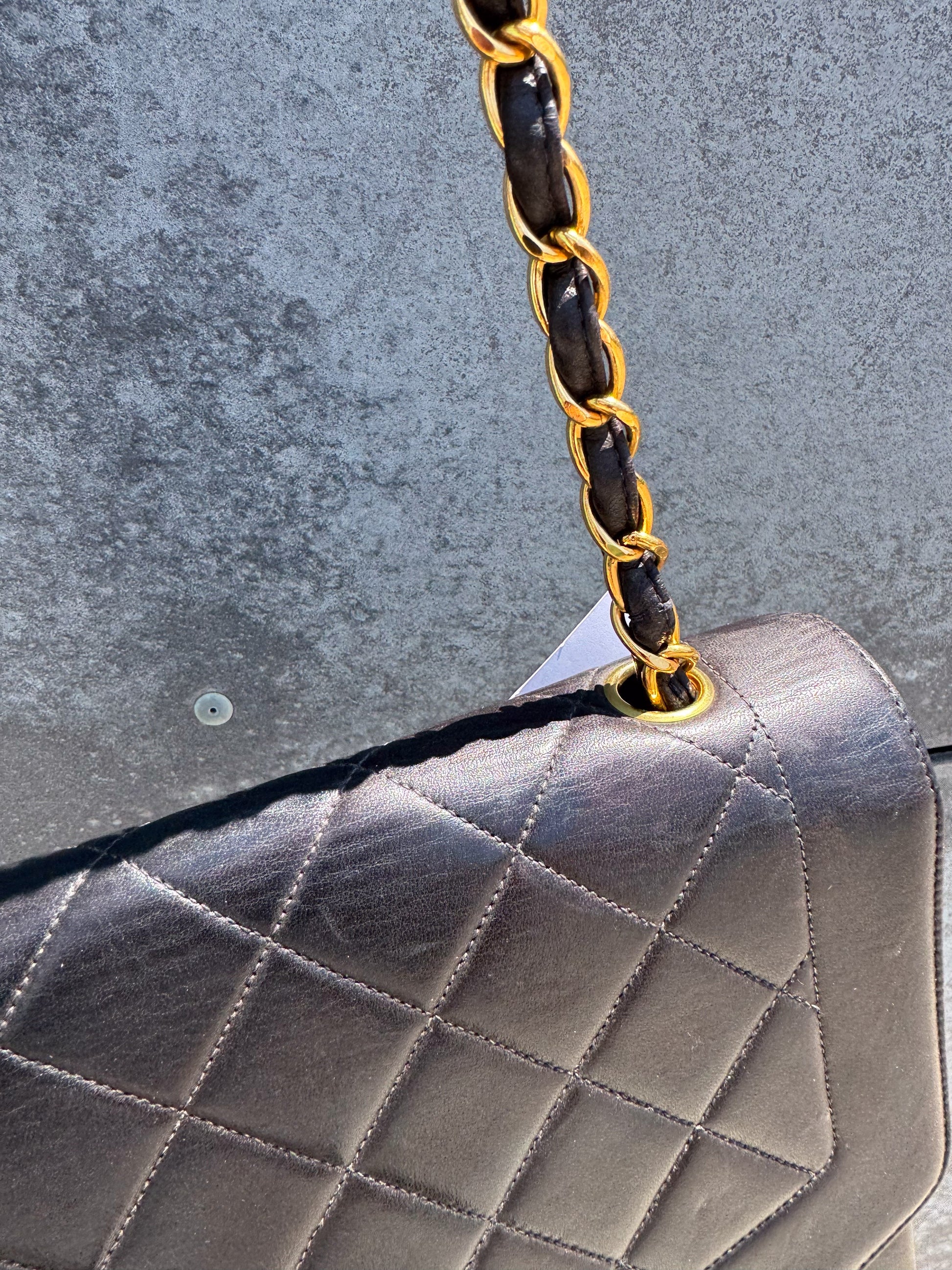 Chanel Vintage Große Diana Klappentasche in Schwarz mit 24K vergoldeter Hardware
