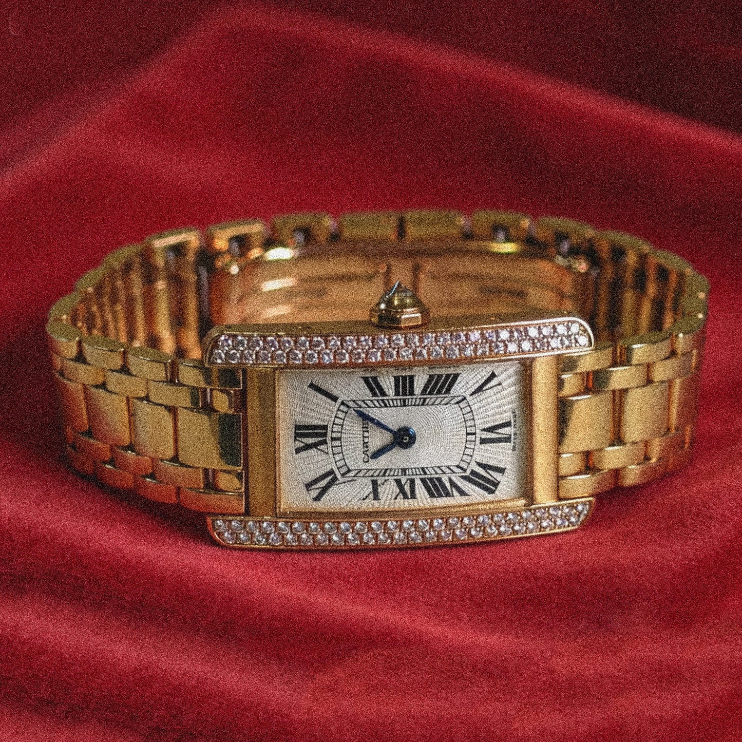 Cartier Tank Américaine 18K Gold Damenuhr mit 99 Diamanten | Elegante Vintage Luxusuhr 750er Gold | Saphirglas Quarzwerk Goldarmband