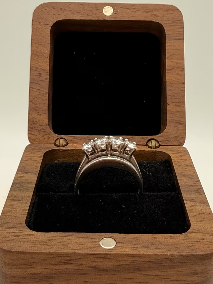 750er Weißgoldring mit Brillanten