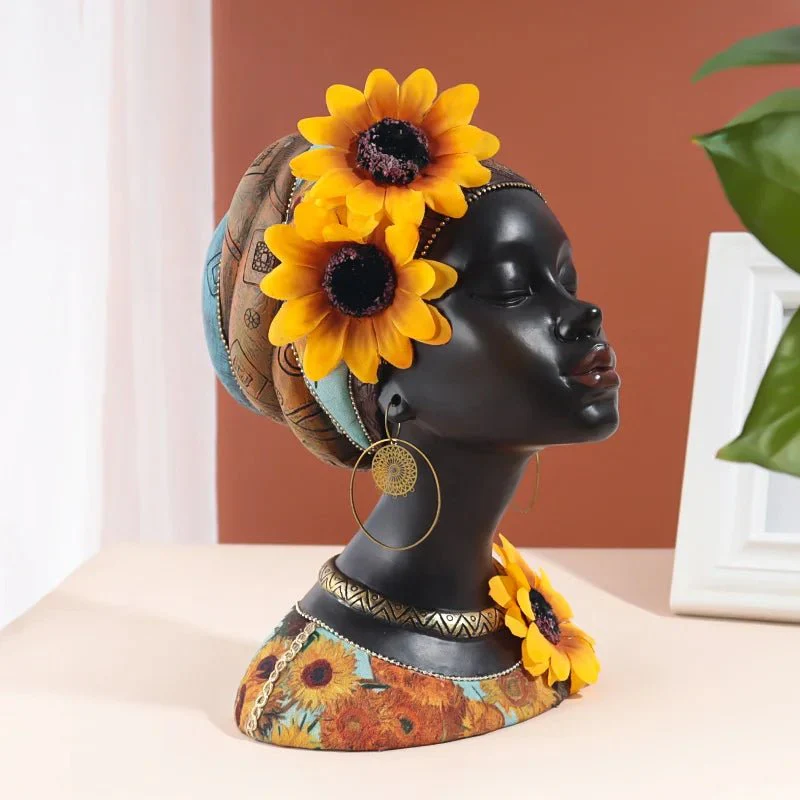 Afrikanische Frauen-Skulptur mit Sonnenblumen